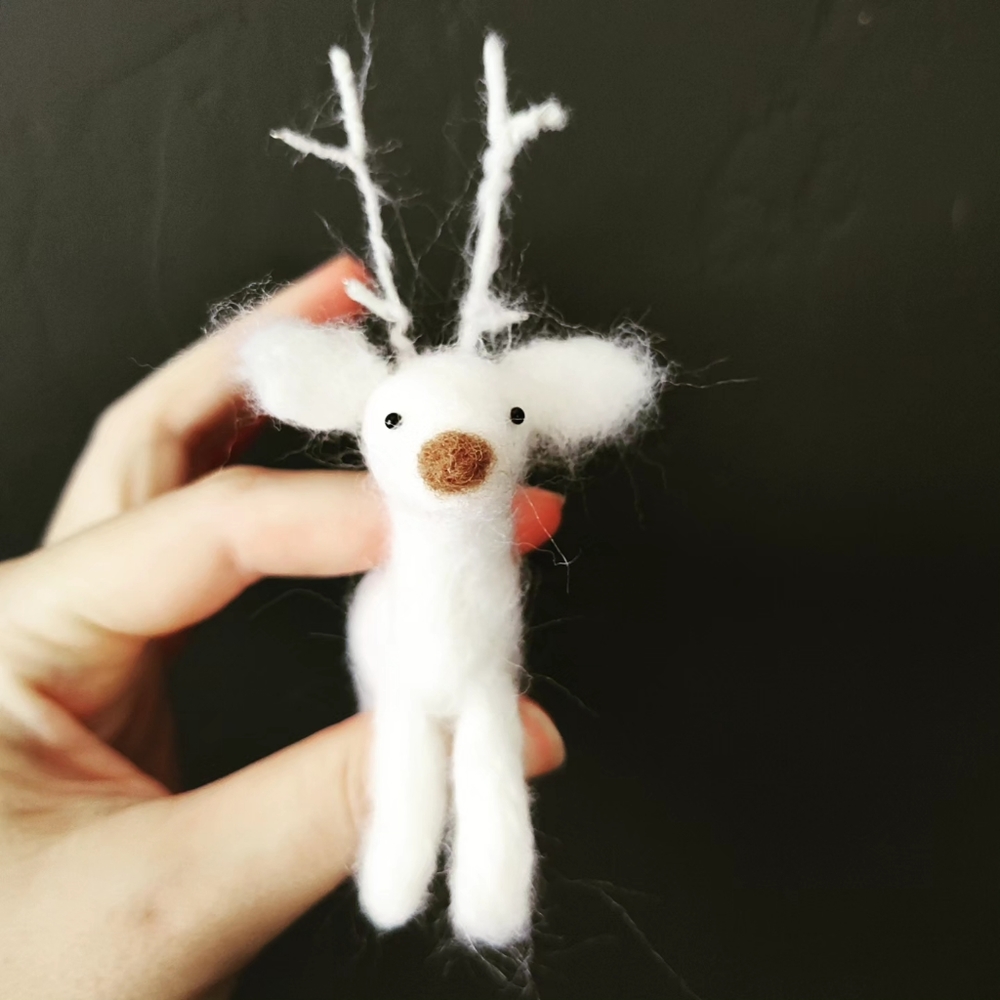 SOLD: Handmade felted deer 🦌🎄